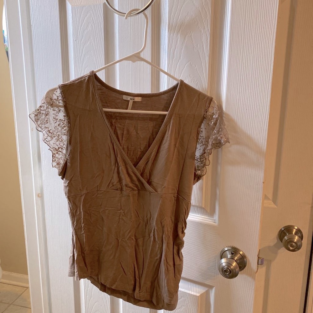 Metro 7 | size large Short Lace Sleeves Top A6